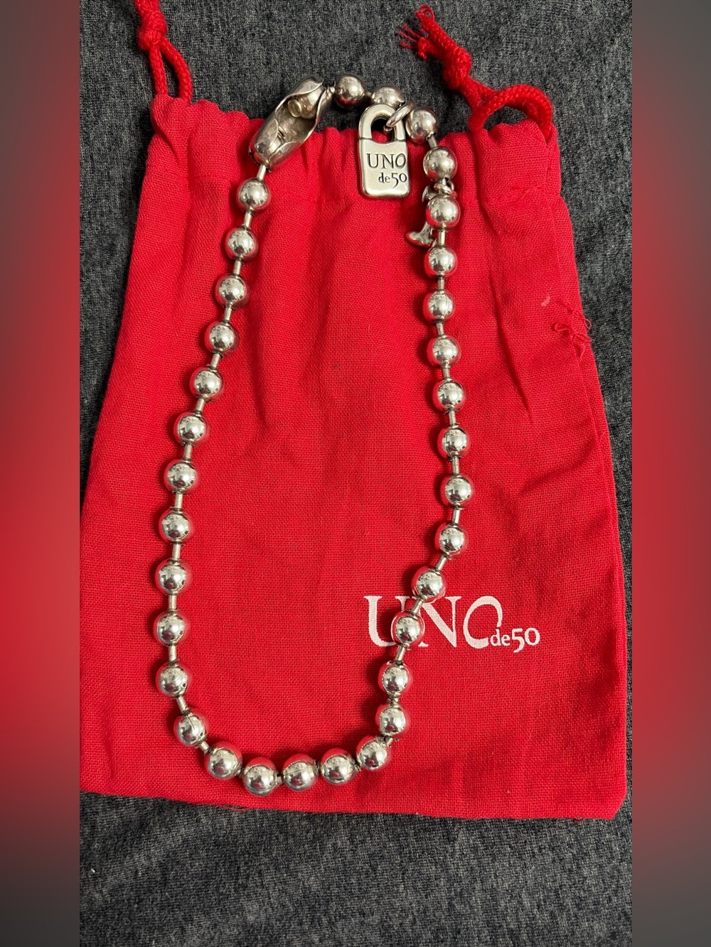 UNO de 50 Silver Bead Necklace with Red Pouch